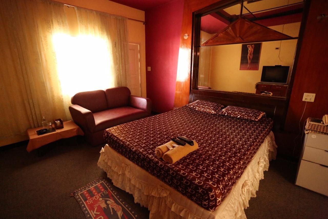 Diane Hotel Phetchaburi Ngoại thất bức ảnh