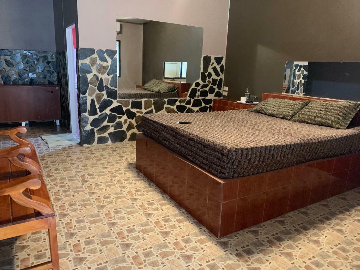 Diane Hotel Phetchaburi Ngoại thất bức ảnh